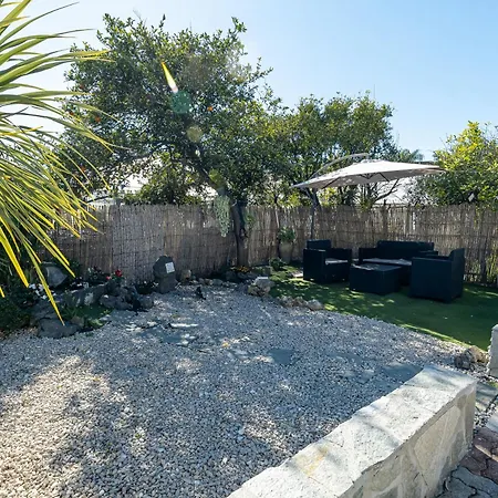 Frühstückspension Vesuvian Stone