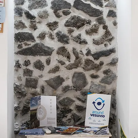 Vesuvian Stone Frühstückspension