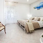 Bed & Breakfast Vesuvian Stone