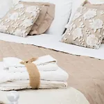 Vesuvian Stone Bed & Breakfast 3*