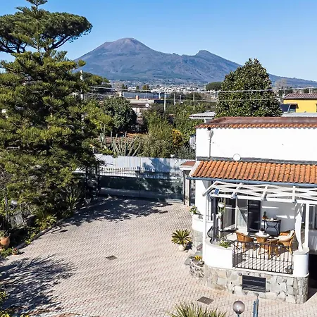 Vesuvian Stone 4* 庞贝