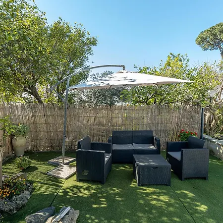 Vesuvian Stone 住宿加早餐酒店 4*