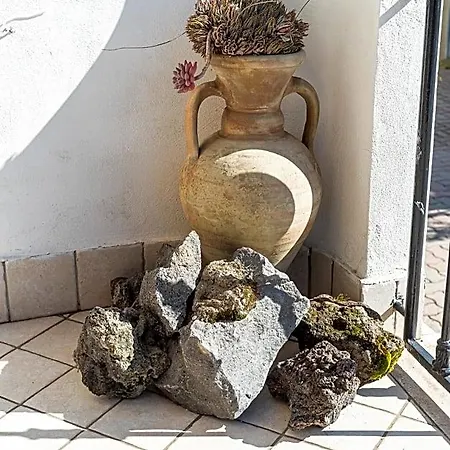 Vesuvian Stone 住宿加早餐酒店